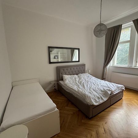 Prague Days - Family Friendly - Super Bright - Old Town Apartment Bagian luar foto
